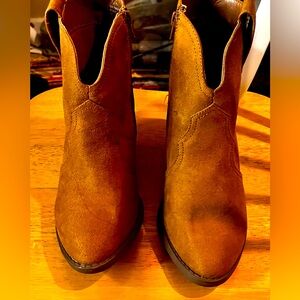 Womens sugar boutique size 8.5 westerm brown cow print ankle boots